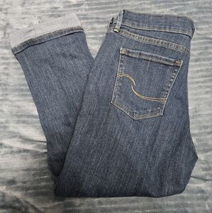 Levi Strauss Mid Rise Capri Dark Wash Jeans!